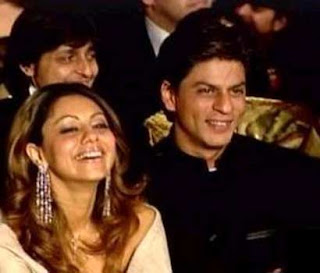 shahrukh khan with his wife Gowri chibber