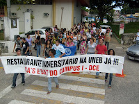 Estudantes da Uneb protestam para que Justiça e Governo resolvam