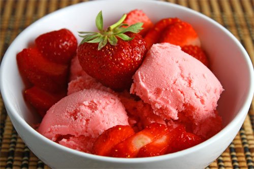 الفراولة مفيدة للقلب وللذاكرة Strawberry+Frozen+Yogurt+500