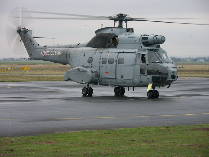 [Puma+de+l'Armée+de+l'air.JPG]