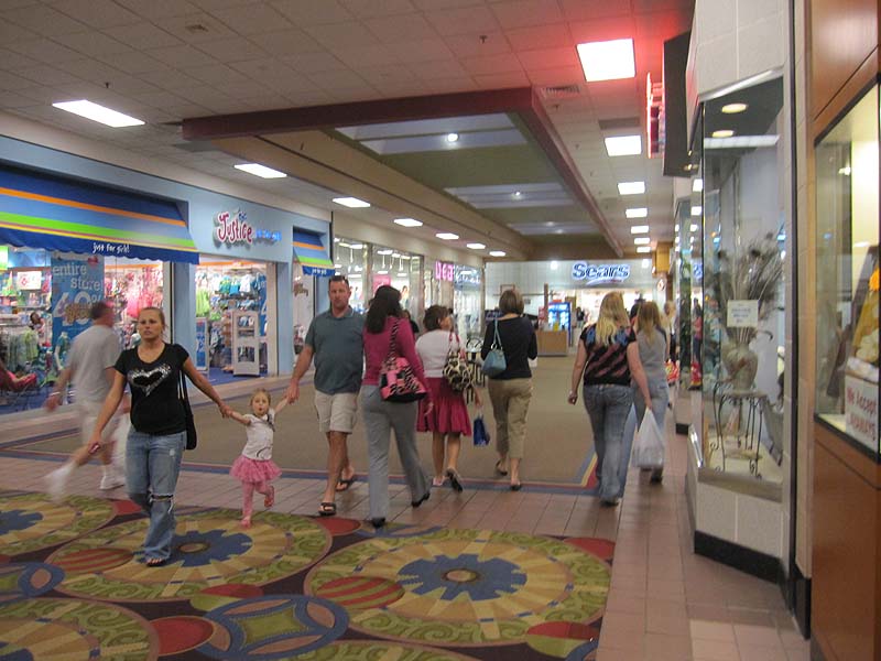 Sky City Retail History Fort Henry Mall/Kingsport Town Center