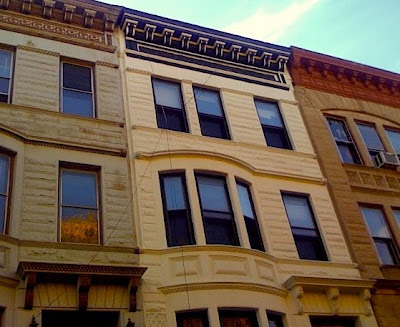 H A R L E M B E S P O K E Bespoke Mounted Morris Painted