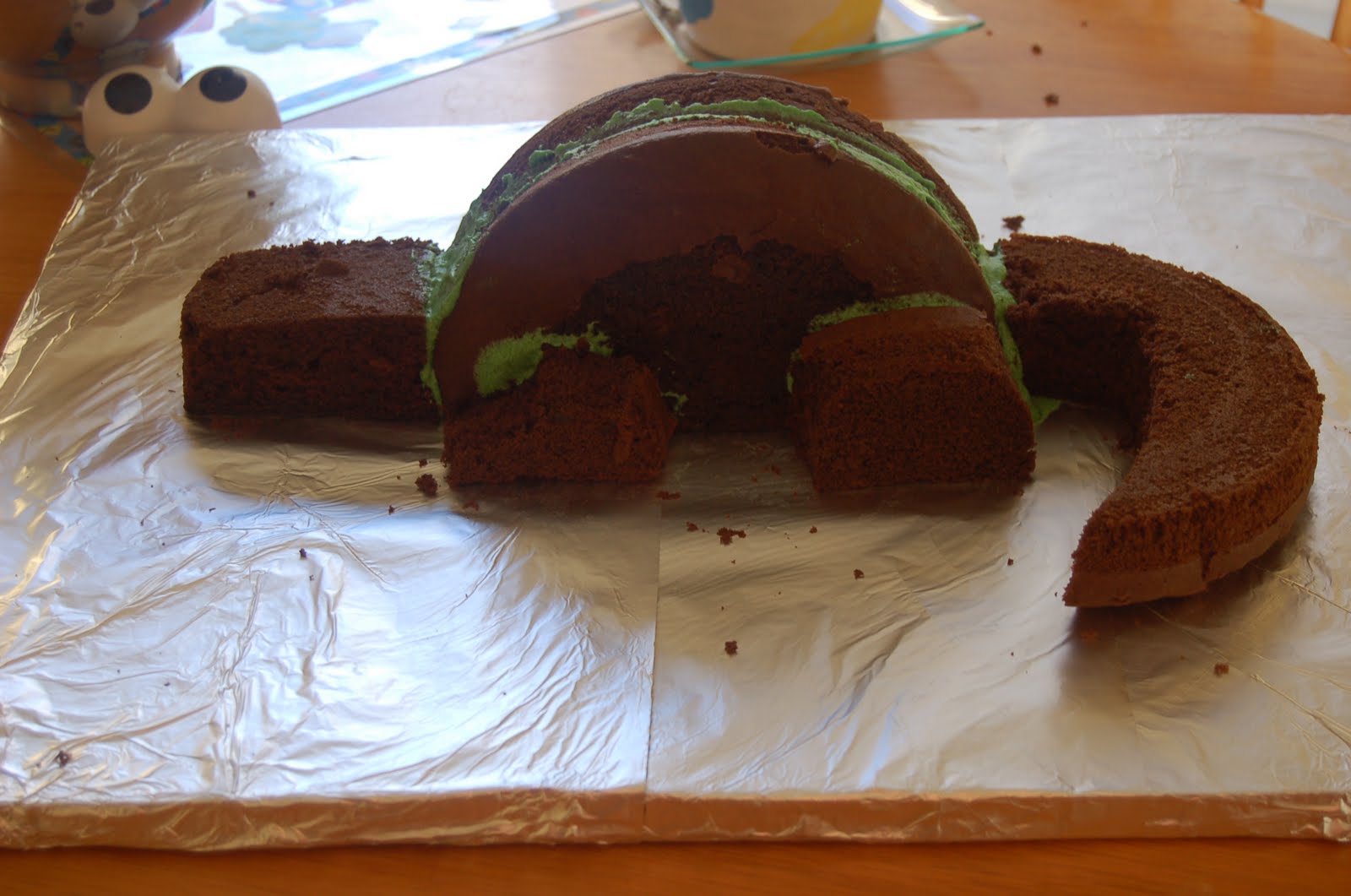 Mommies Unite to Conquer All Dinosaur Cake