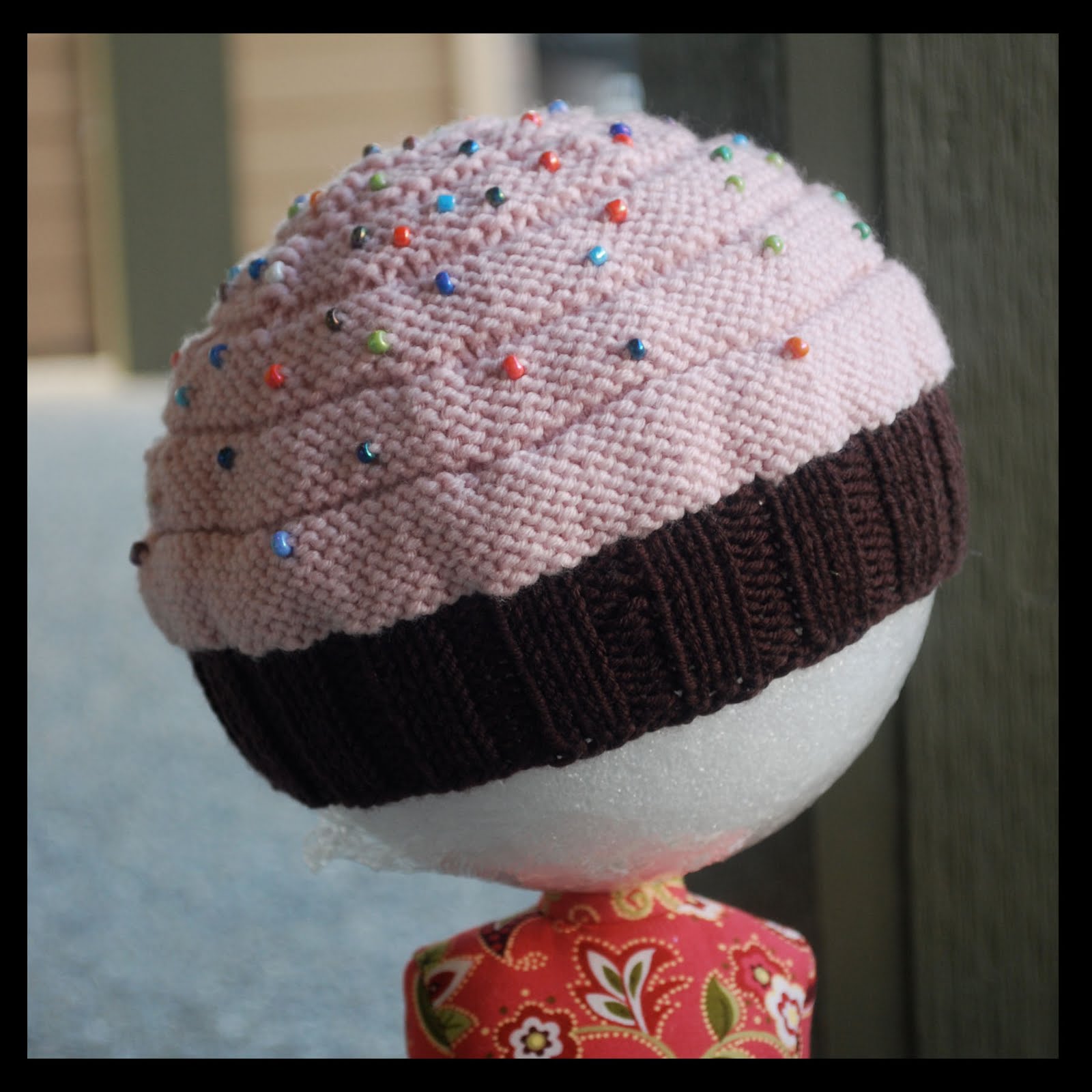 Nip Cancer Girls: Knit Cupcake Hat Take Two