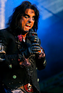 http://2.bp.blogspot.com/_URe8iOzrCnE/TSyuOe29_dI/AAAAAAAAB0o/gmZwsrgdyyI/s1600/Alice+Cooper+2.jpg