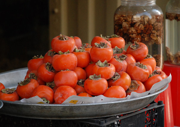 http://2.bp.blogspot.com/_USzog_GOzyA/R1EJAStBlWI/AAAAAAAABYA/OiMGtz6Xx-E/s1600-R/persimmons.jpg