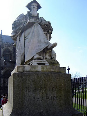 Richard Hooker's statue outside Exeter Cathedral