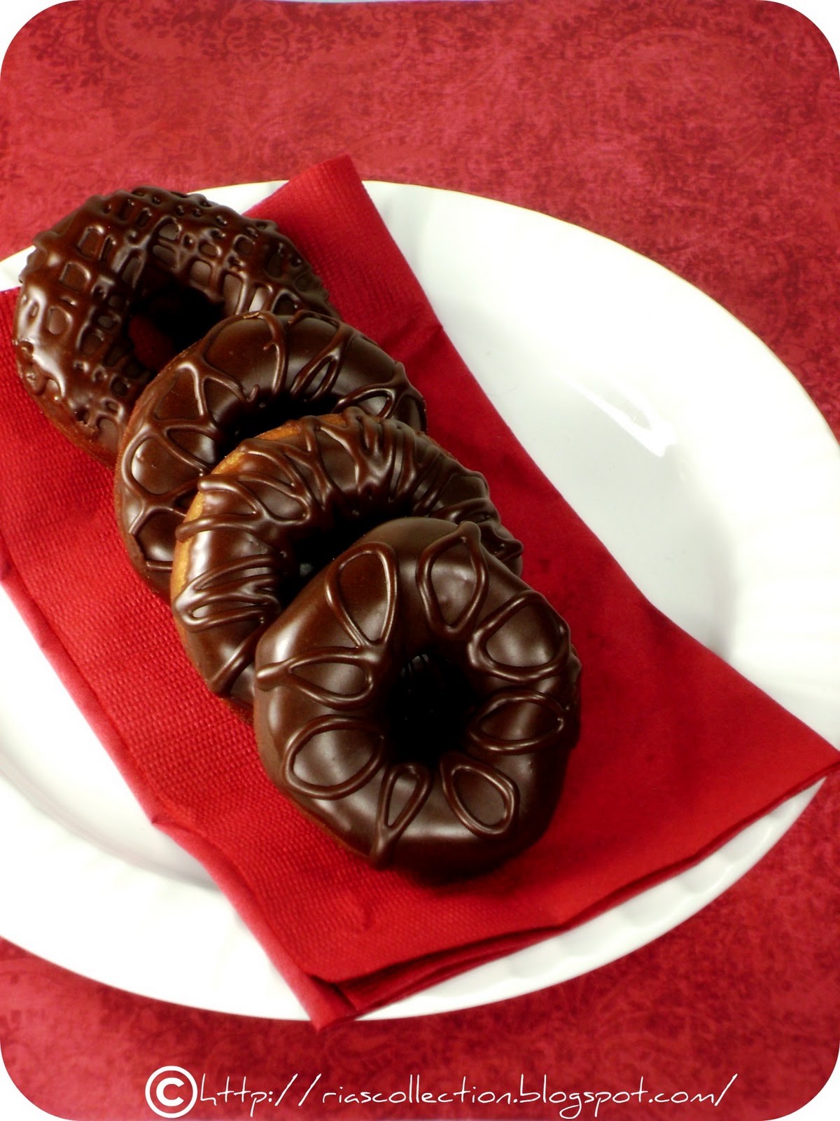 Ria's Collection CHOCOLATE & BOSTON CREME DOUGHNUTS! It's Daring Baker