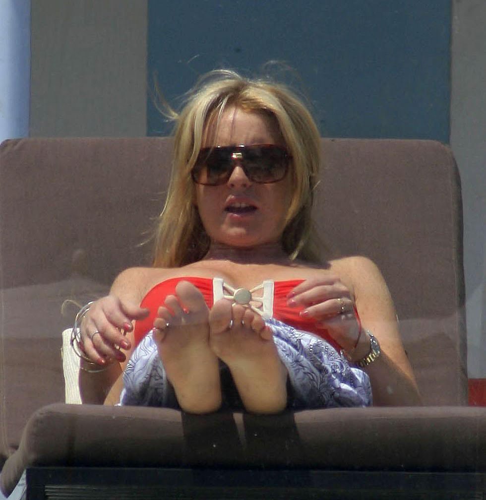 Hollywood Star Feet: Lindsay Lohan Feet Hollywood Star.