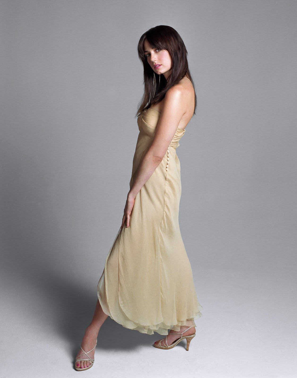 Mia Kirshner Feet, Legs And Sho...