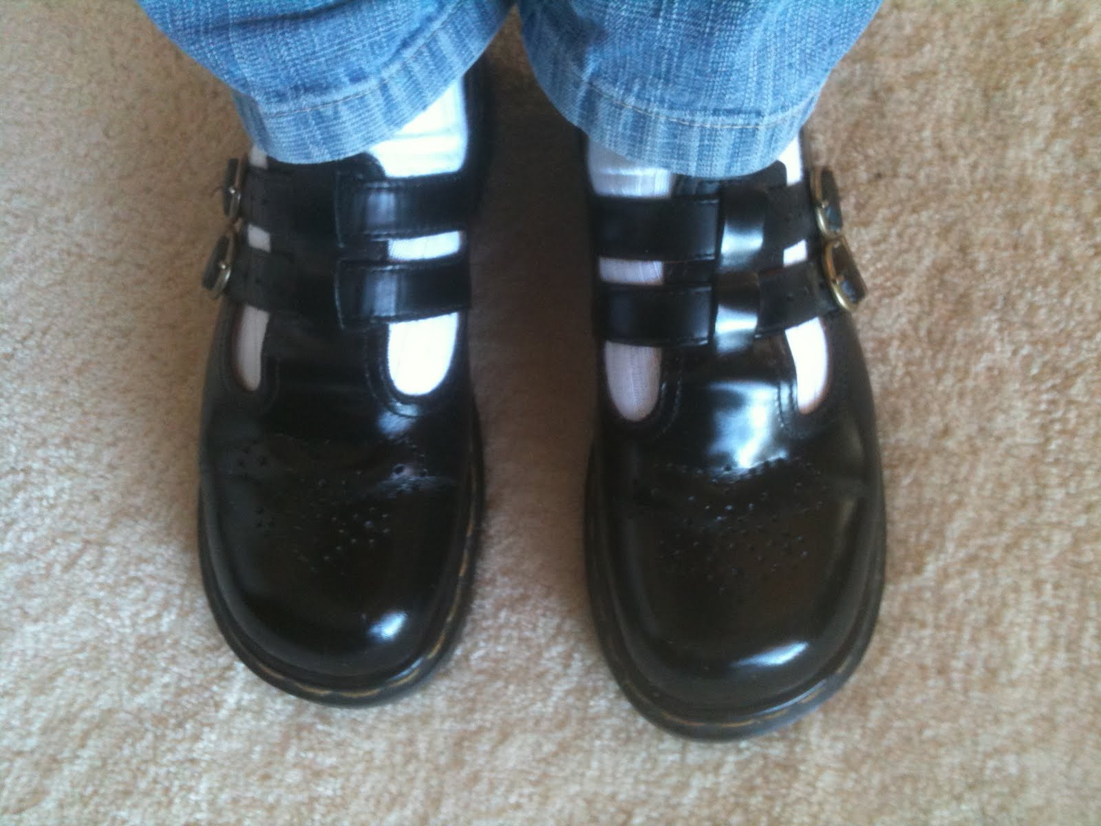 guy wearing mary janes