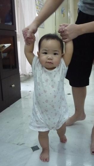 [Learn+to+walk.JPG]