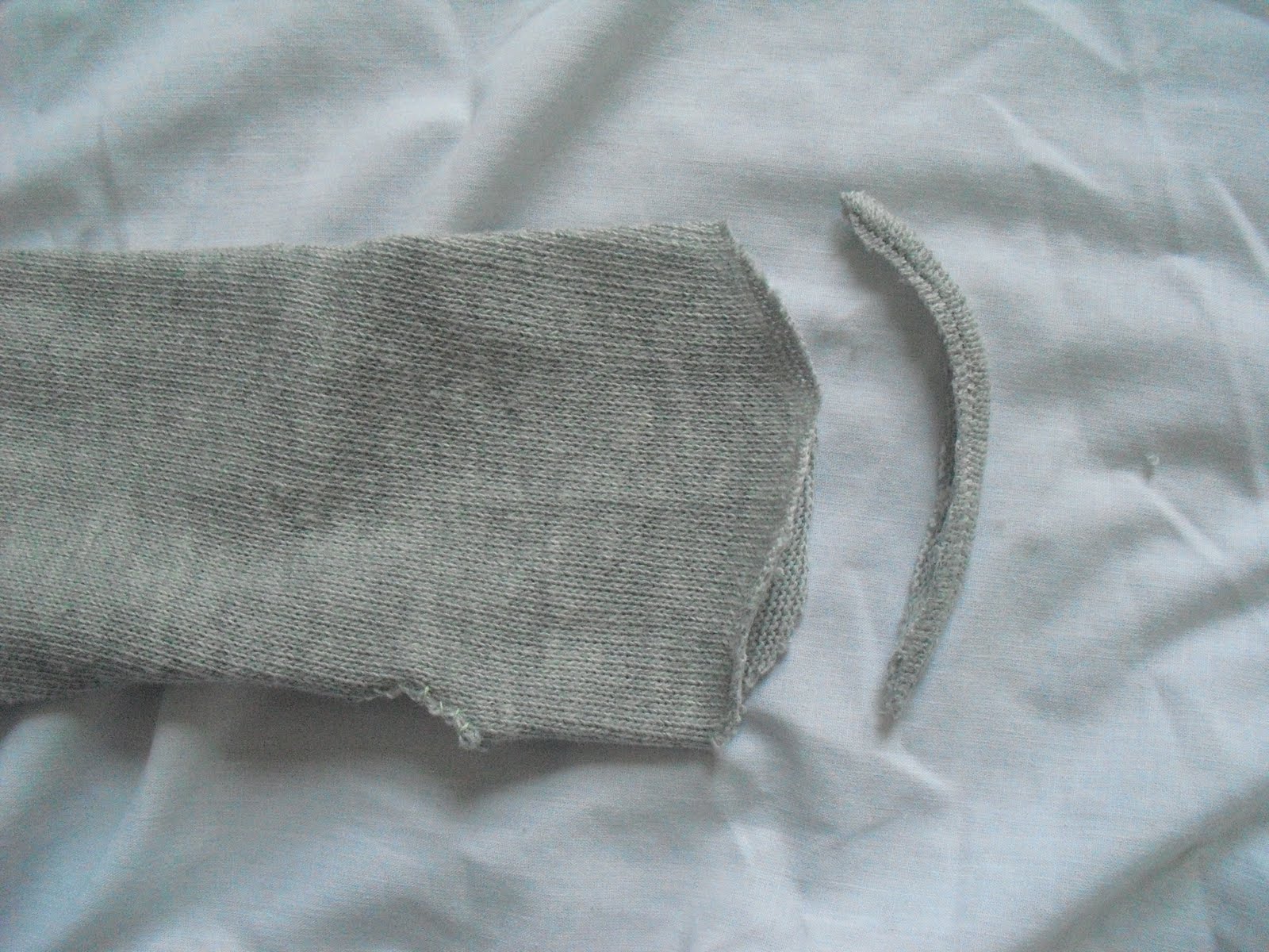 D. I. Y. REVAMPED How to make tube sock arm warmers