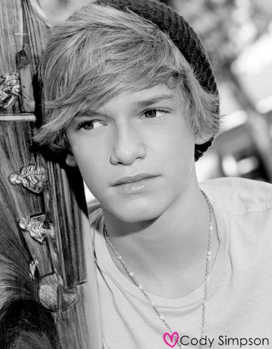 cody simpson foto. Cody Simpson Age: