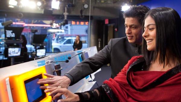 [Shahrukh+SRK+and+Kajol+rings+the+bell+at+Nasdaq+in+NY+Feb+1st+2010+a.jpg]