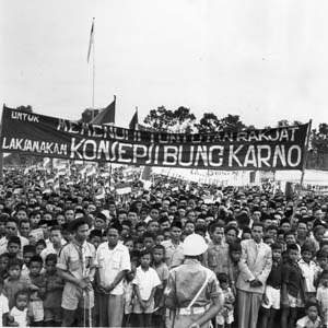 Pemandangan+Saat+Rapat+Raksasa+Persatuan+di+Rangkasbitung+1957.jpg