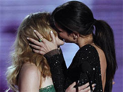 Sandra Bullock's http://news-updations.blogspot.com