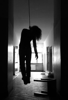 Chicago woman found hanged in O'Hare airport toilet http://news-updations.blogspot.com