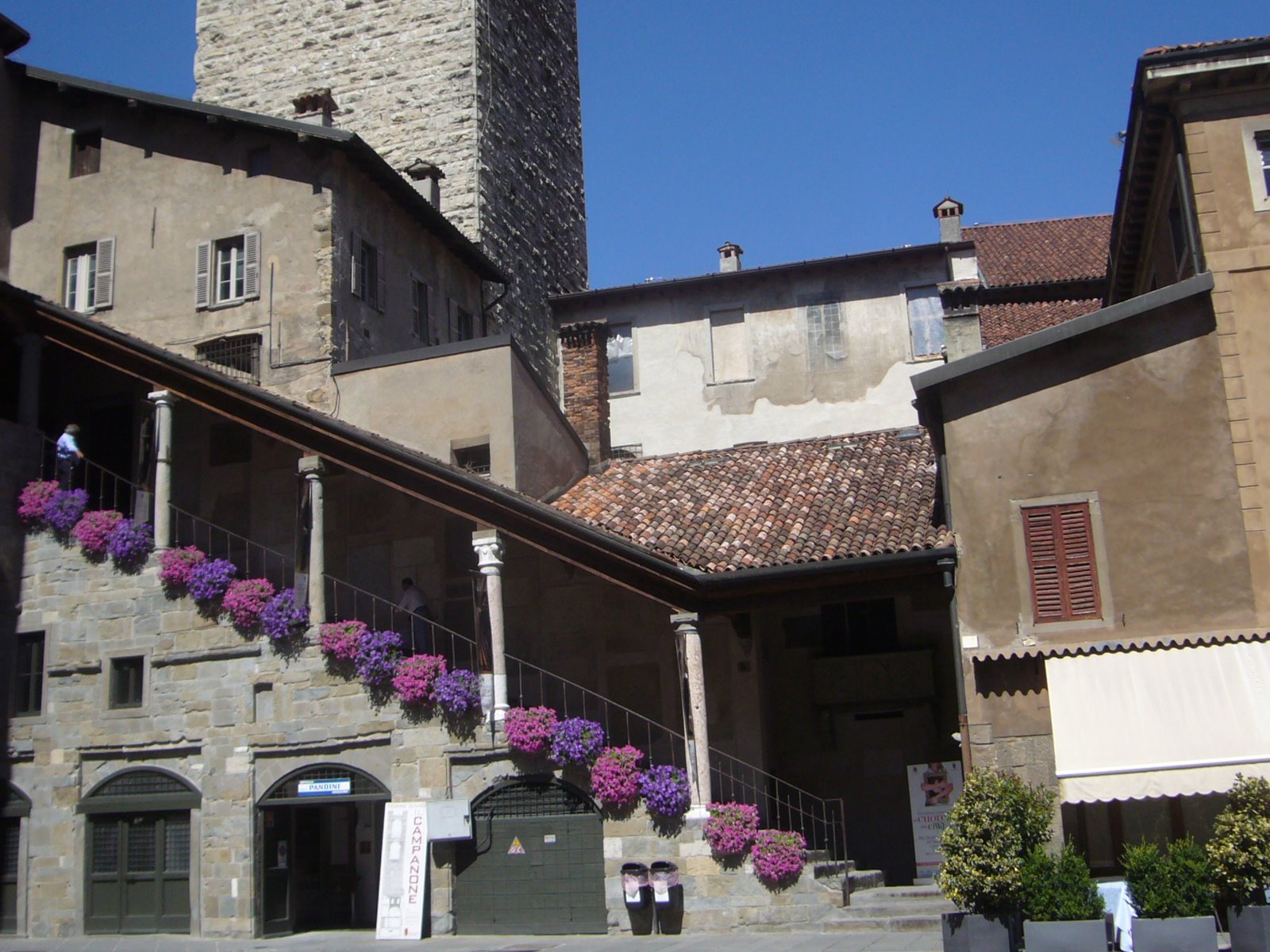 [L1060864.JPG]