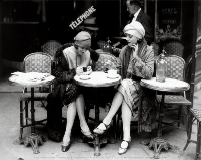La Terraza de Agarota (part 2) - Página 20 PL085~Women-sitting-at-a-Cafe-Terrace-Posters