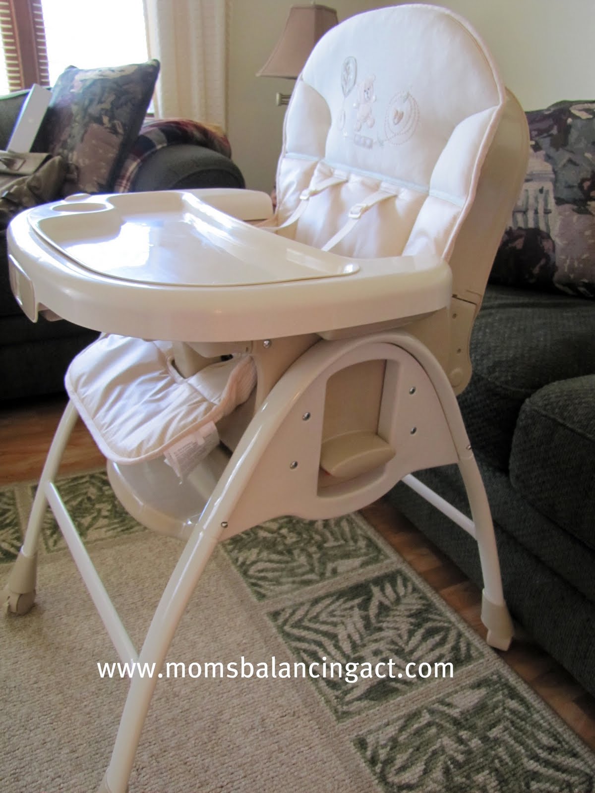 Checking Our List 10 Summer Infant Nature S Purest Hug Me Complete Checking Our List 10 Summer Infant Nature S Purest Hug Me Complete Comfort High Chair Review Giveaway