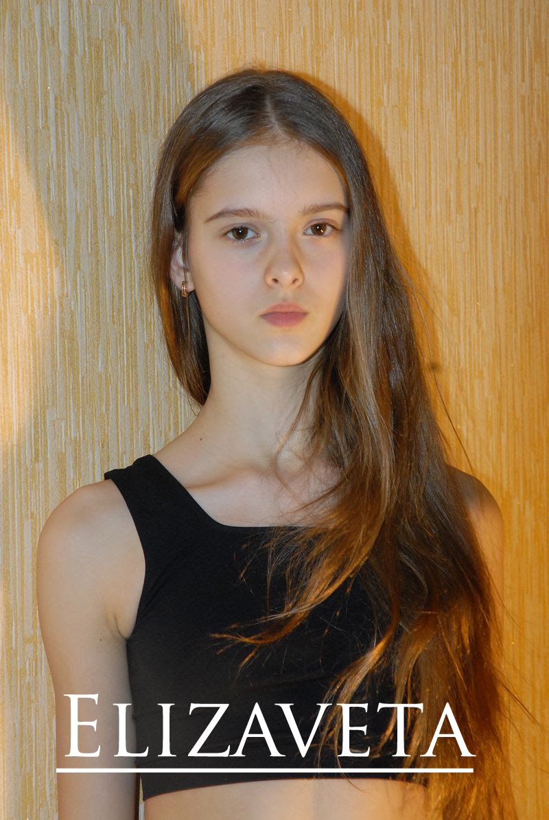 She is the next top model.800 She is the next top model.800