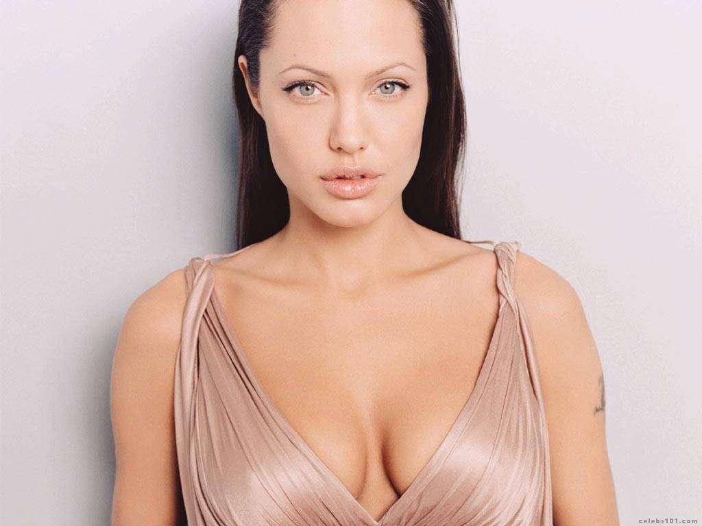 http://2.bp.blogspot.com/_UtNW1JfsC-M/TA6t0C-tJLI/AAAAAAAAA80/-SVutvv9iME/s1600/Angelina+Jolie+Hot+Girls+Inn.jpg+%2814%29.jpg