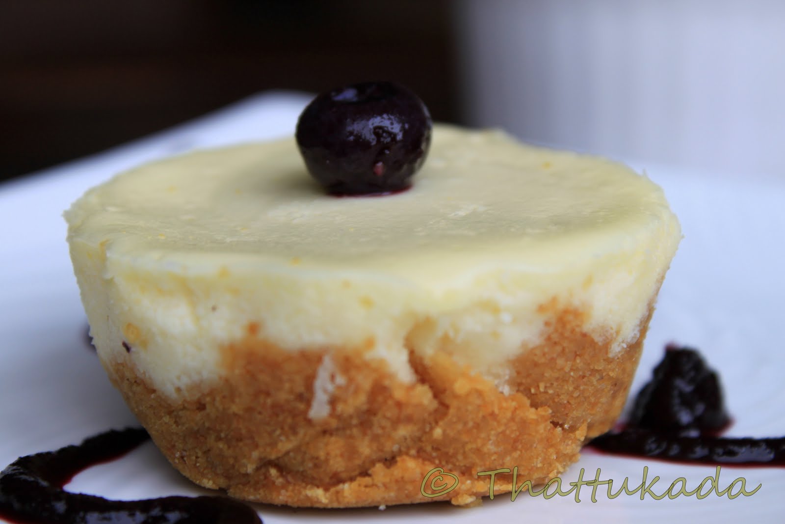 Mini Cheesecakes / Individual Cheesecake with Blueberry Sauce Thattukada