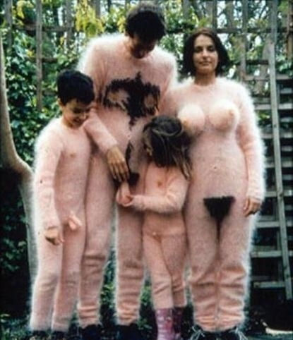 [weirdest-family-photo-ever-probably-nsfw.jpg]