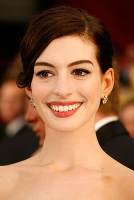 anne hathaway wallpaper