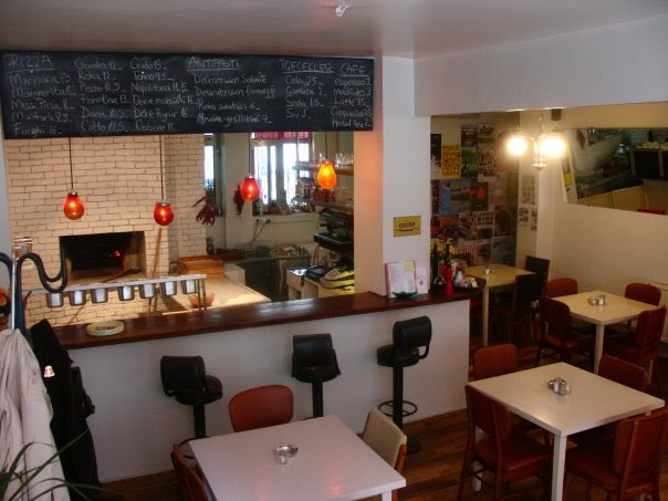 Ayse Deniz Geziyor Ayse Deniz Denememis Olana Sasiyor Bir Cihangir Klasigi Miss Pizza