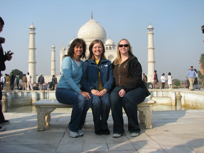 Vikki, Teresa, and Shannon at Taj Mahal