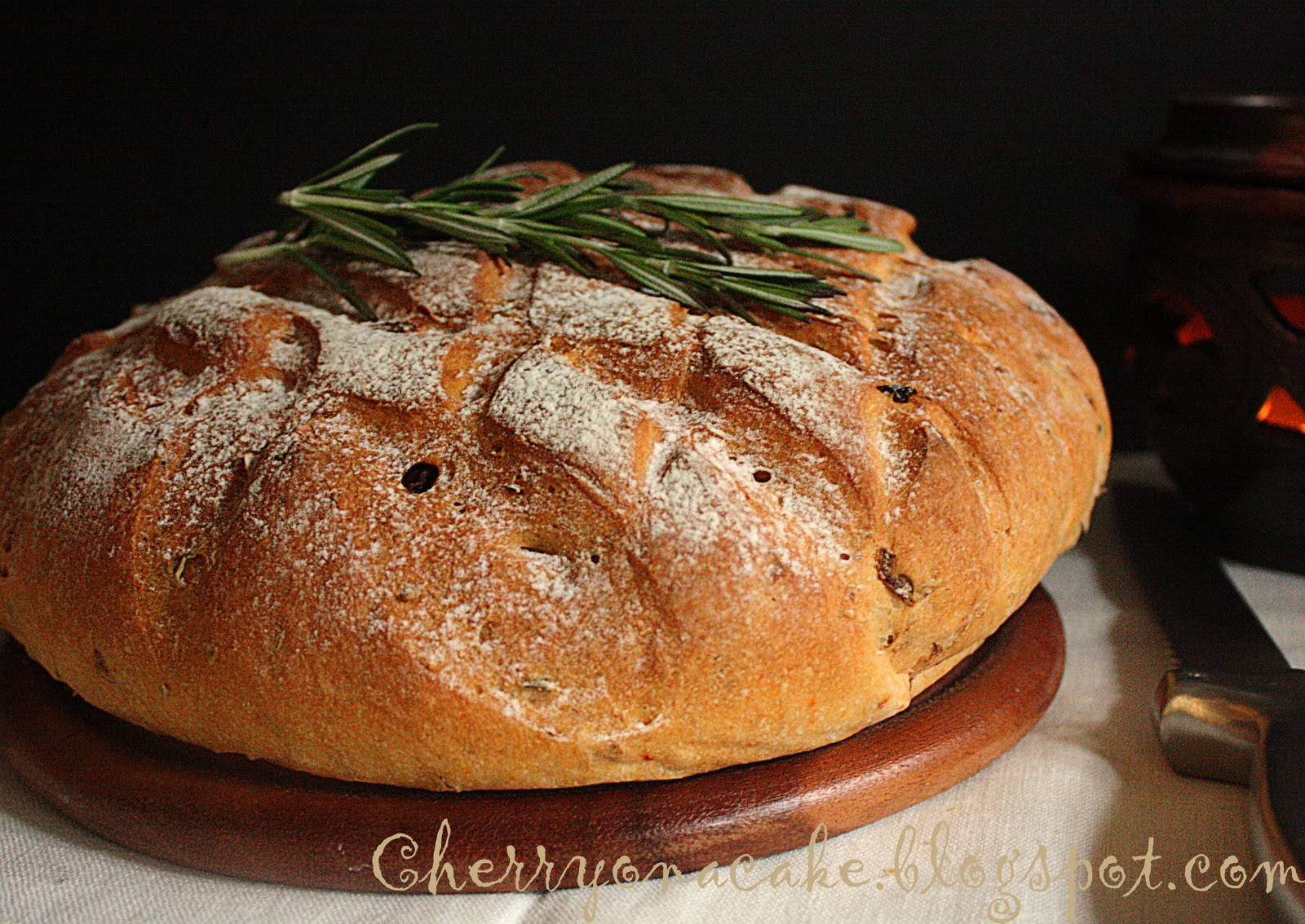 Cherry on a Cake ROSEMARY 'N SUNDRIED TOMATO BREAD