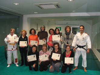 CURSO DE DEFENSA PERSONAL PARA LA MUJER Y ADOLESCENTES. ARNEDO. 25-11-2010.