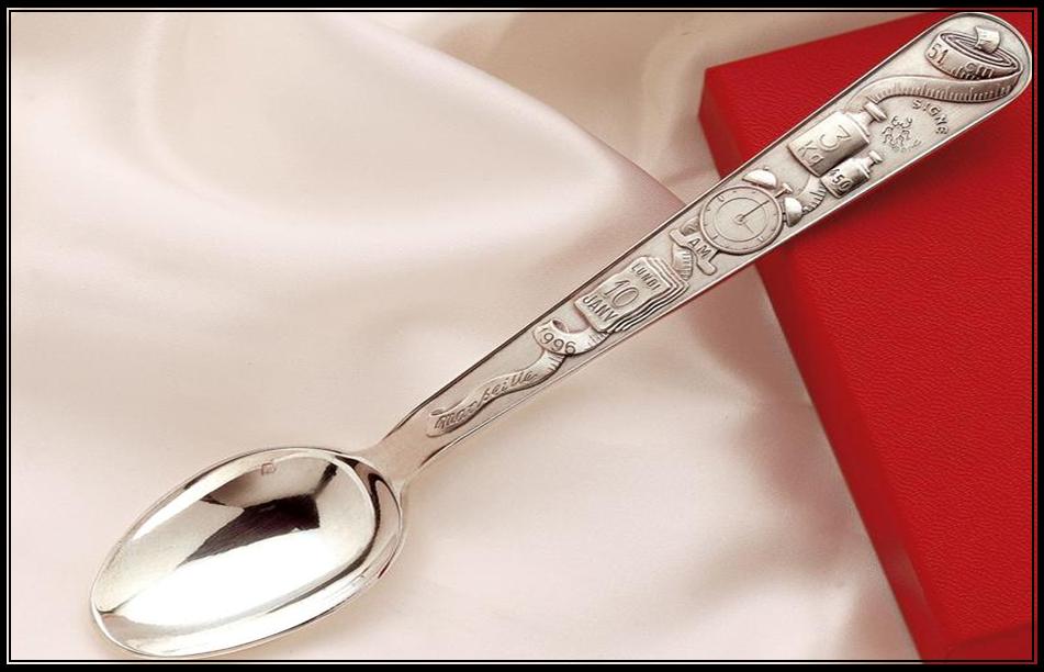 CADEAUNAISSANCECUILLEREGRAVEE Cadeaux naissance, premier cadeaux