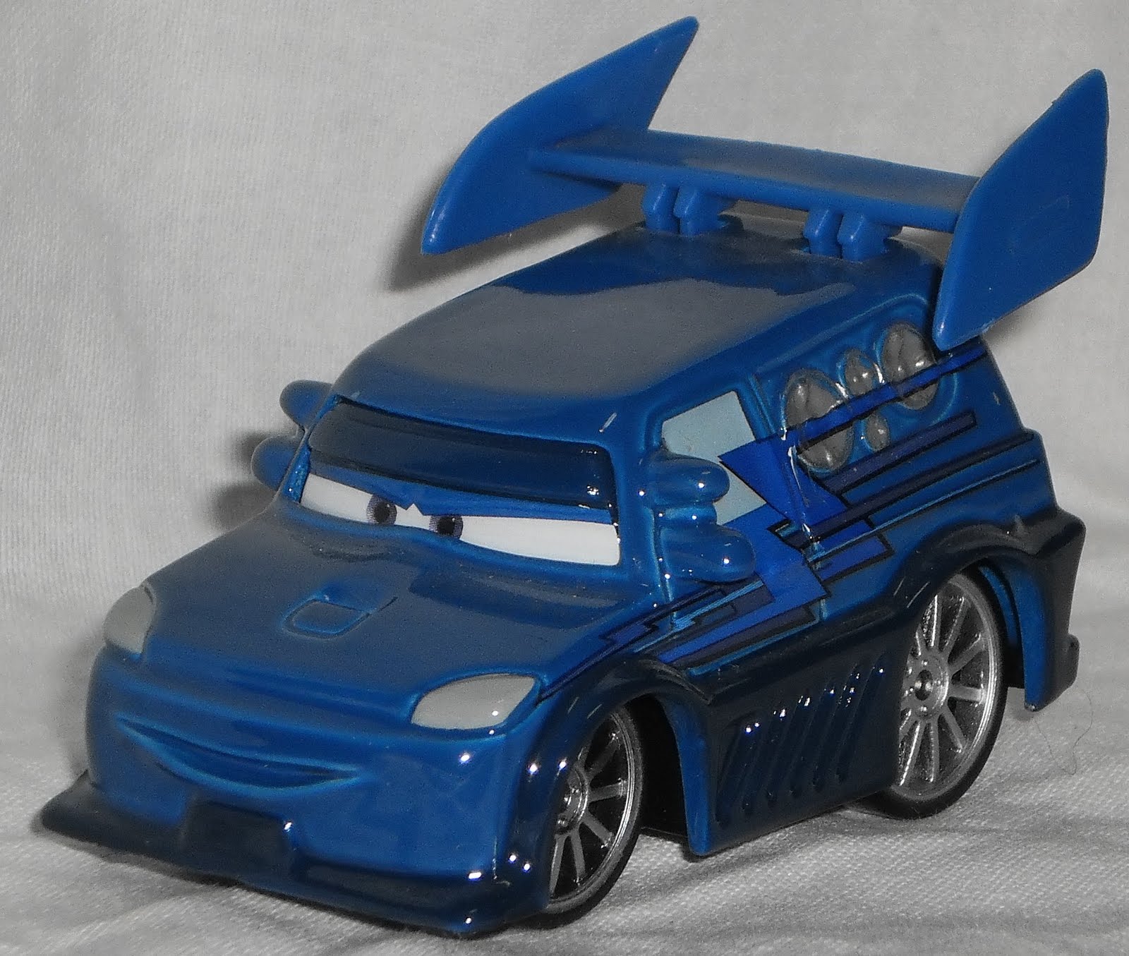 PERSONAJES DE CINE, TBO Y TV (2) DJ (CARS)