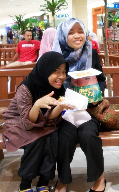 Me With Nada - the person behind the scene for the making of 'IZYANISHUKRI.BLOGSPOT.COM'