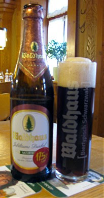 Waldhaus Jubiläums Dunkel Naturtrub