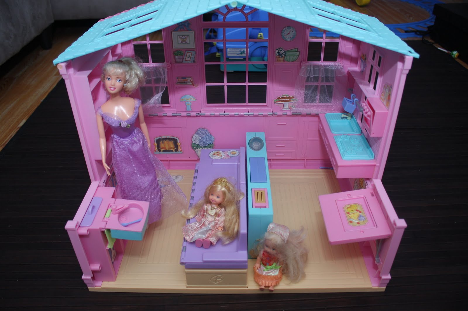 barbie pop up house