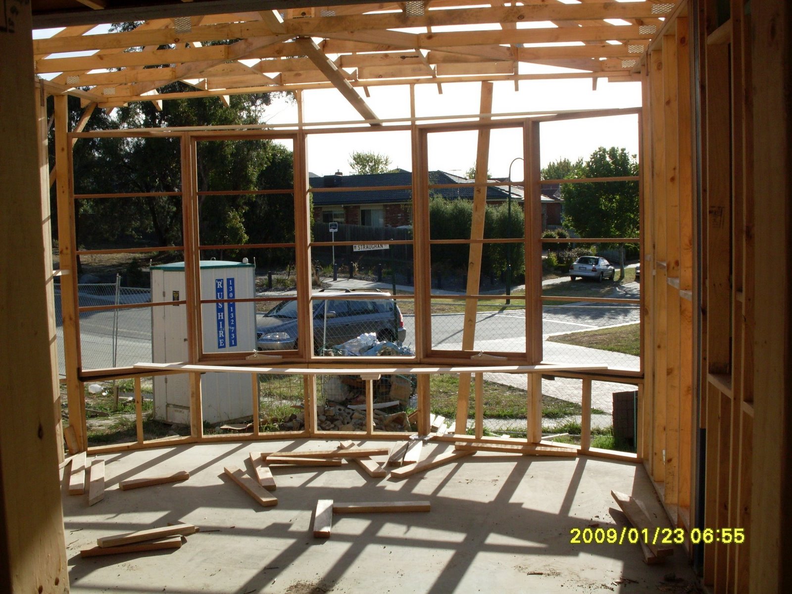 [Windows_Front_Inside_Bay.JPG]