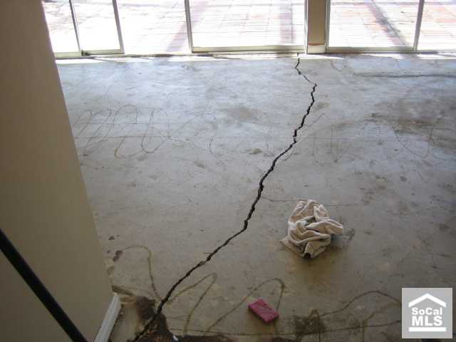 [S556753_2_1.jpg]