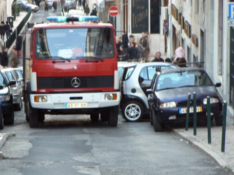 [Rua-Serpa-Pinto-BOMBEIROS.JPG]