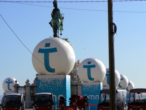 [Praca-do-Comercio-TMN.jpg]