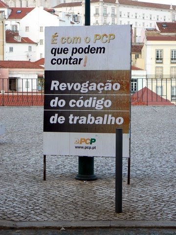 [PROPAGANDA-Largo-Portas-do-Sol.JPG]