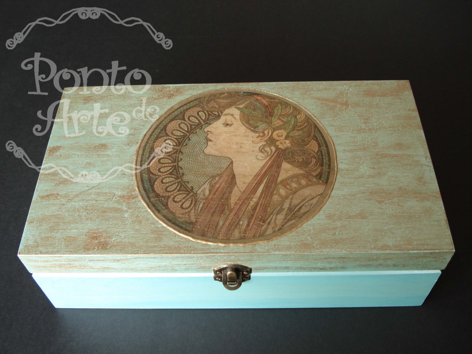 [Caixa+Azul+com+Busto.jpg]