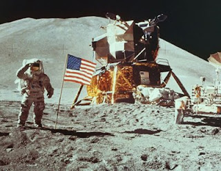 http://2.bp.blogspot.com/_VVajomQFa4Q/TU2MObRW0OI/AAAAAAAAOeo/boKD4t3TJ3A/s320/Armstrong.jpg