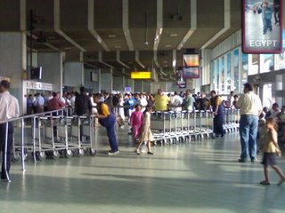 [airport+cairo.jpg]