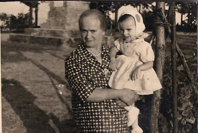 Caterina Regazzi bambina con la nonna Annetta