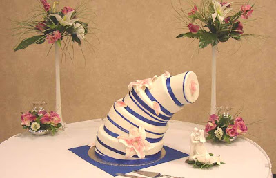 Weird Wedding Cakes - The leaning tower of... I don't know!