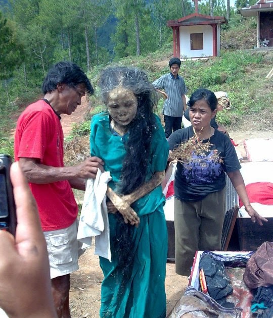 MAYAT BERJALAN VERSI TORAJA - mamasa online
